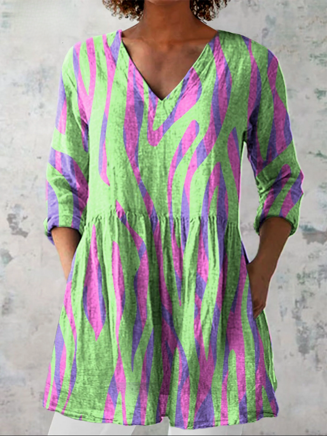 Wilhelmine – Lange Bluse mit V-Ausschnitt – Produktansicht 1