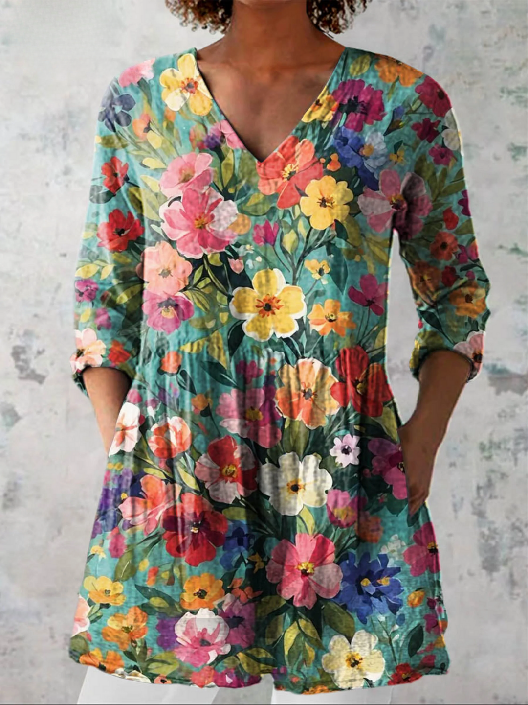 Evelina – Lange Bluse mit V-Ausschnitt – Produktansicht 1