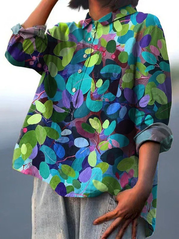 Lotte – Legere Damenbluse mit Waldkunst-Print – Produktansicht 2