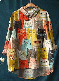 Paula – Legere Damenbluse mit künstlerischem Katzenprint – Produktansicht 1