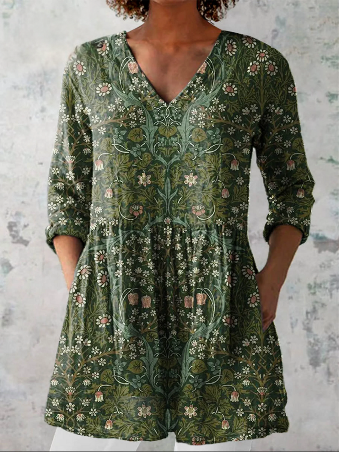 Leonora – Lange Bluse mit V-Ausschnitt – Produktansicht 1