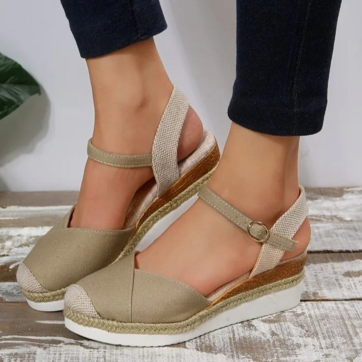 Damen Sandalen mit Schnallenverschluss und Geschlossenem Zeh – Isabelle