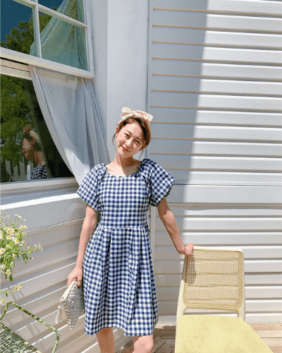 Modisches Damenkleid mit Karree-Ausschnitt & Puffärmeln – Selina