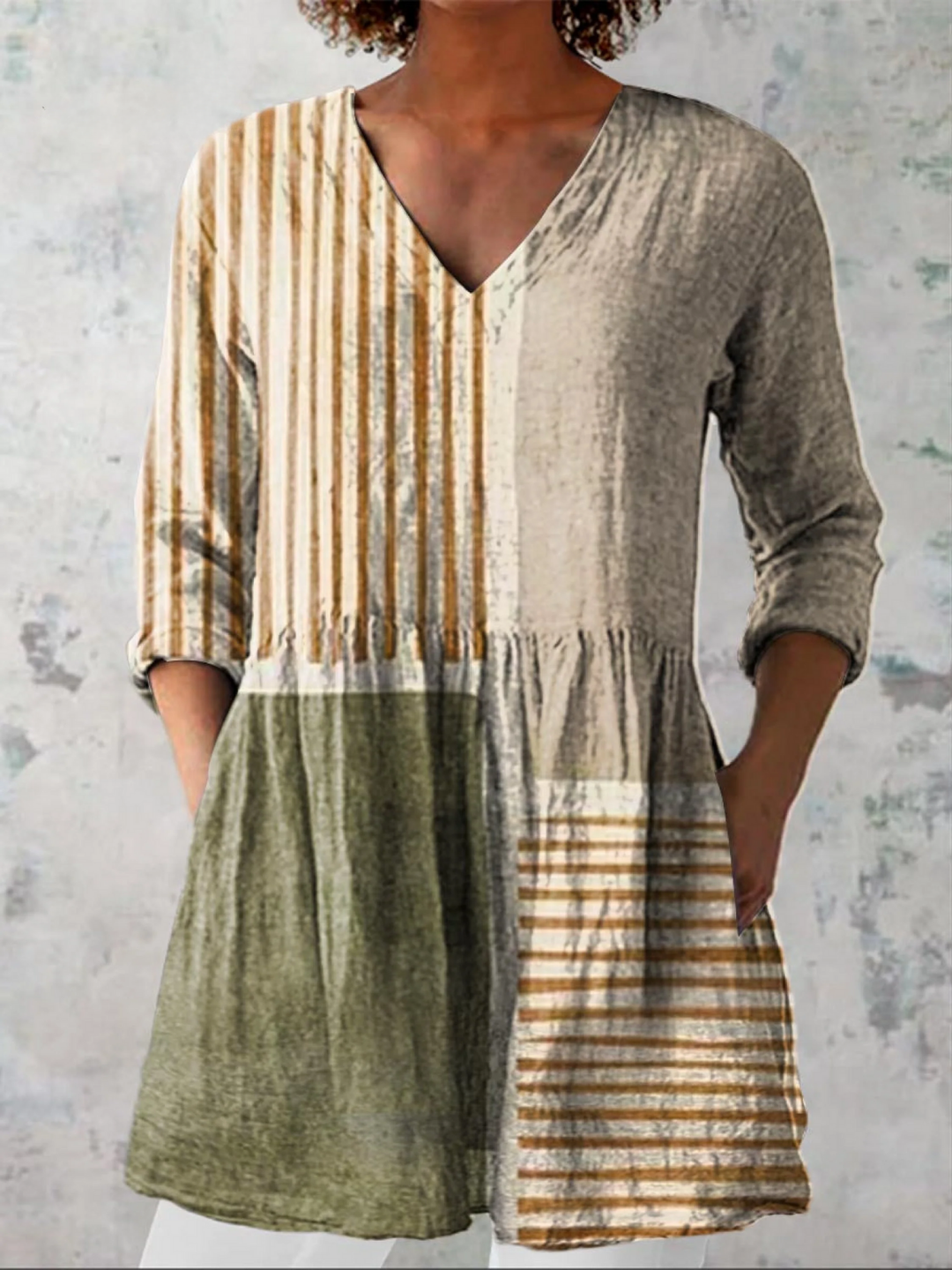 Brunhilde – Lange Bluse mit V-Ausschnitt – Produktansicht 1