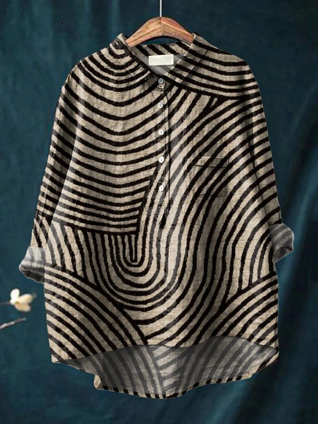 Lotte – Legere Bluse mit kreisförmigem Linienprint – Produktansicht 1