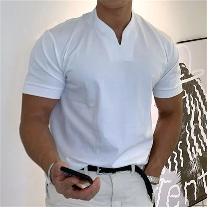 Atmungsaktives Herren Fitnessshirt mit V-Ausschnitt  – Timo