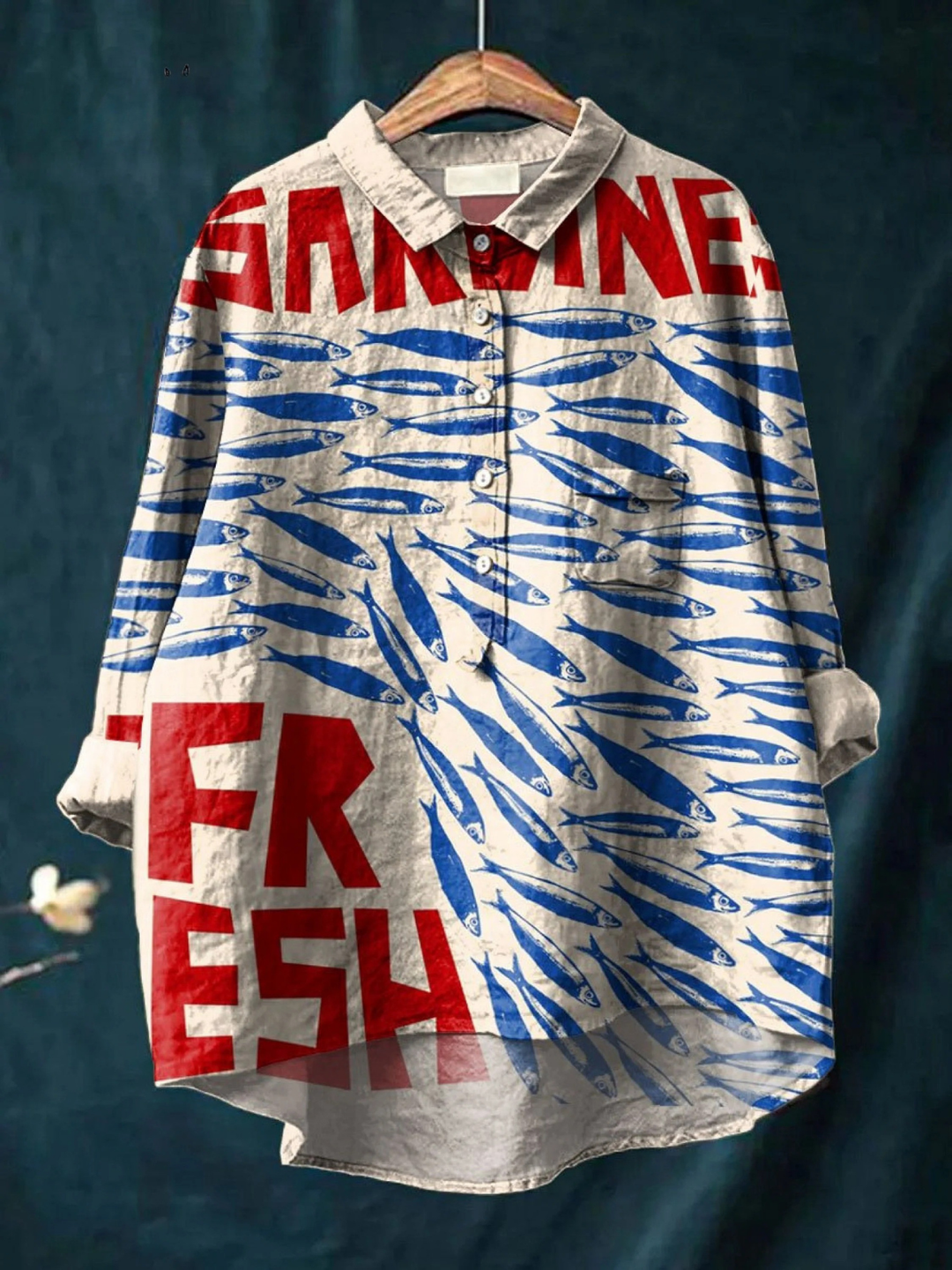 Paula – Legeres Damen-T-Shirt mit Vintage-Fischkunst – Produktansicht 1