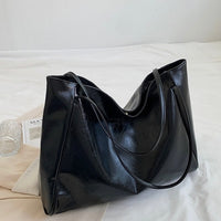 Paula – Glänzende Ledertasche – Produktansicht 3
