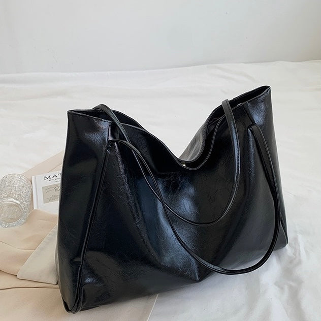 Paula – Glänzende Ledertasche – Produktansicht 3