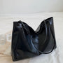 Paula – Glänzende Ledertasche – Produktansicht 3