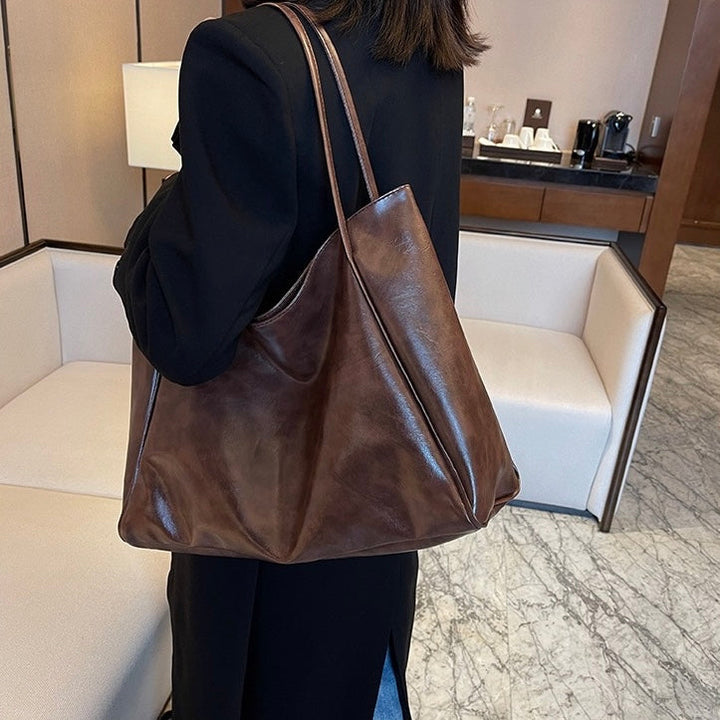 Paula – Glänzende Ledertasche – Produktansicht 8