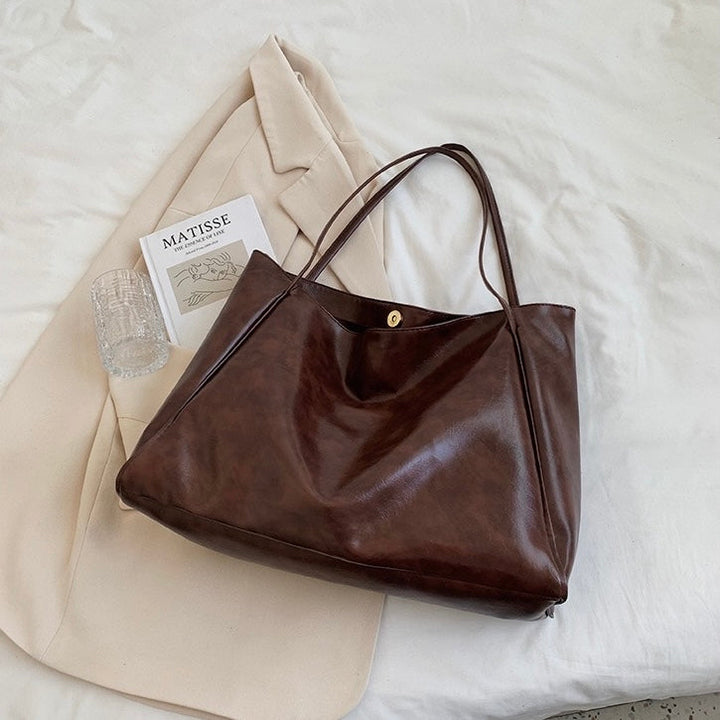 Paula – Glänzende Ledertasche – Produktansicht 5