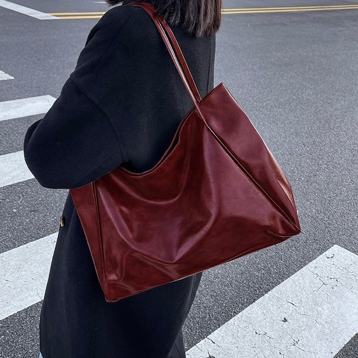 Paula – Glänzende Ledertasche – Produktansicht 9