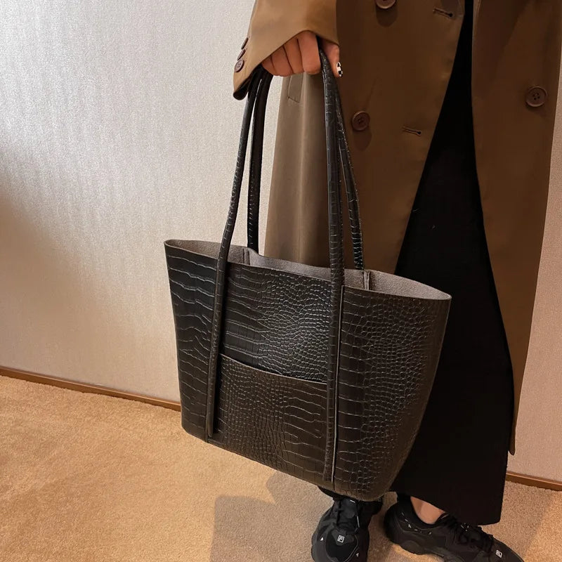 Paula – Raffinierte Schultertasche – Produktansicht 4