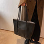 Paula – Raffinierte Schultertasche – Produktansicht 4