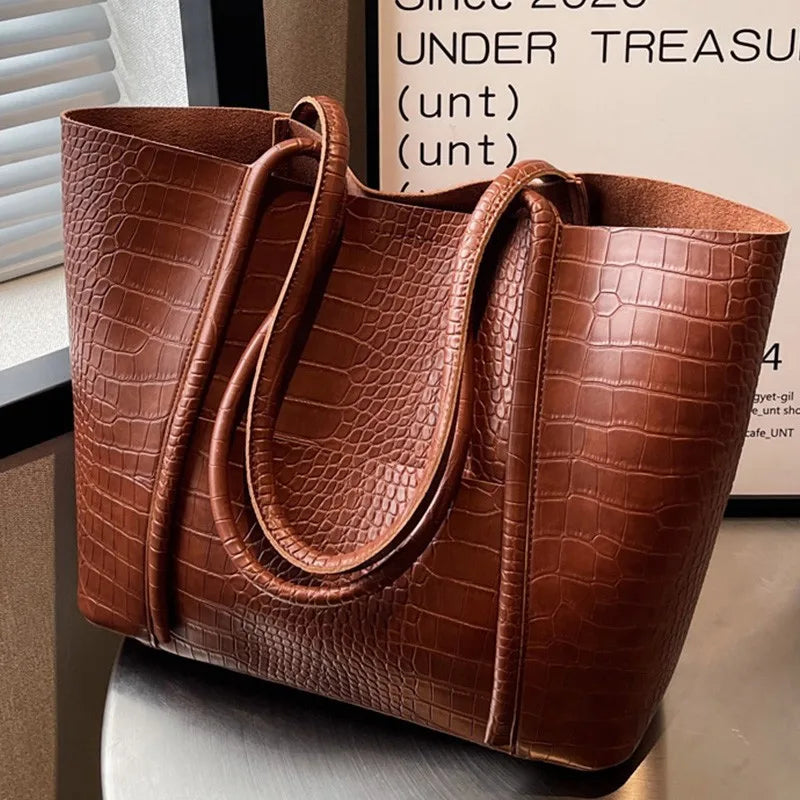 Paula – Raffinierte Schultertasche – Produktansicht 2