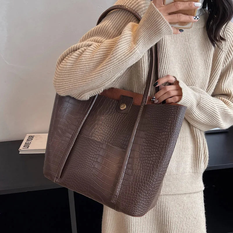 Paula – Raffinierte Schultertasche – Produktansicht 7