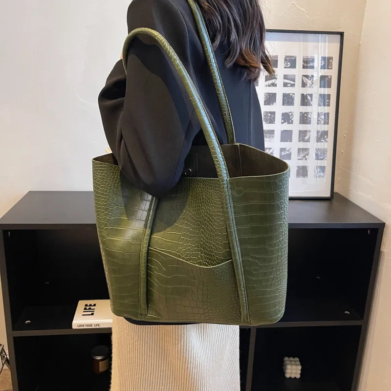 Paula – Raffinierte Schultertasche – Produktansicht 8