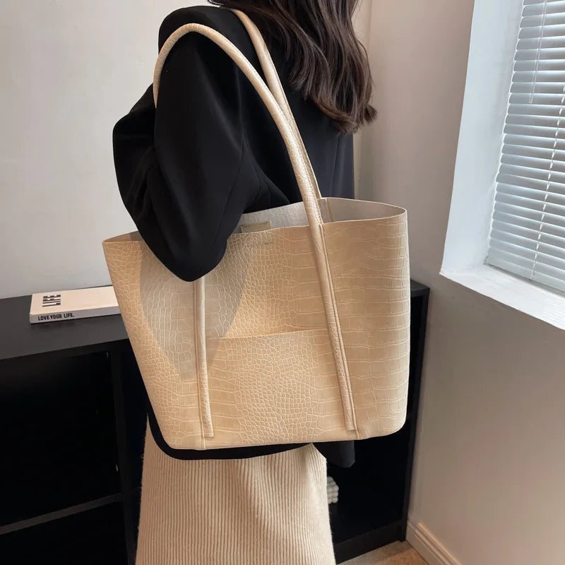 Paula – Raffinierte Schultertasche – Produktansicht 9