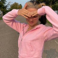 Trendige Figurbetonte Damen Cropped Zip-Up Hoodie mit Kapuze – Alina