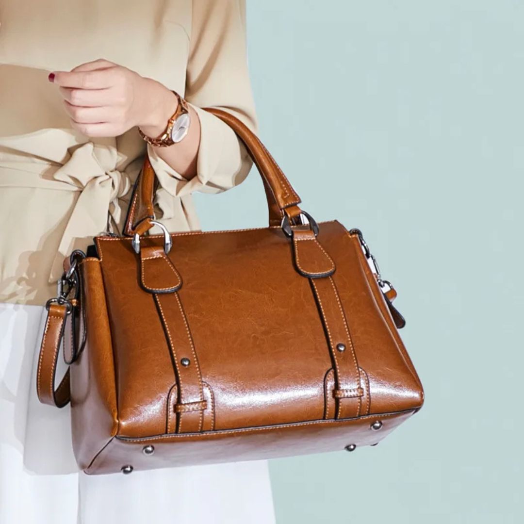 Ida – Glänzende Schultertasche – Produktansicht 9