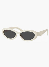 Cecilia – Minimalistische Sonnenbrille – Produktansicht 2