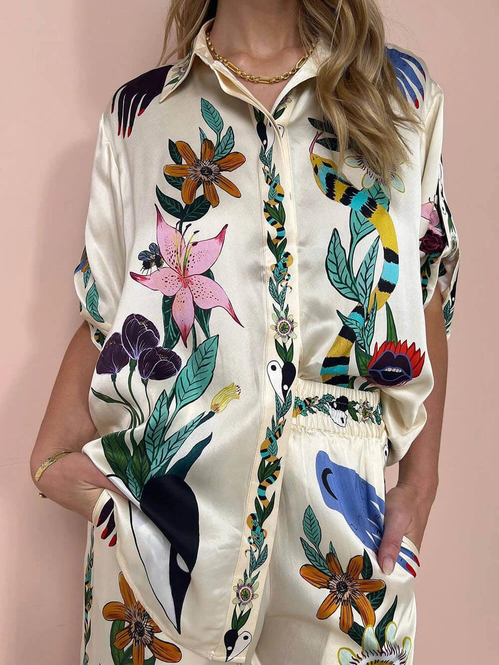 Selma – Blusen- und Hosenset aus Satin mit Print einzigartig, Stil Resort – Produktansicht 3