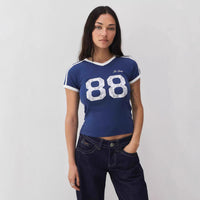 Trendy Damen T-Shirt mit Spitzendetail & Kontrast-Ärmeln – Yelina