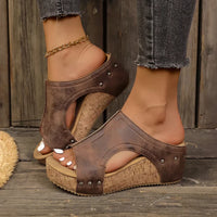 Eva-Mathilde – Lumi-Keilschuhe mit Nieten – Produktansicht 2