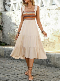 Apricotfarbenes luftiges & stylisches Spaghettiträger-Midikleid für den Sommer – Lina