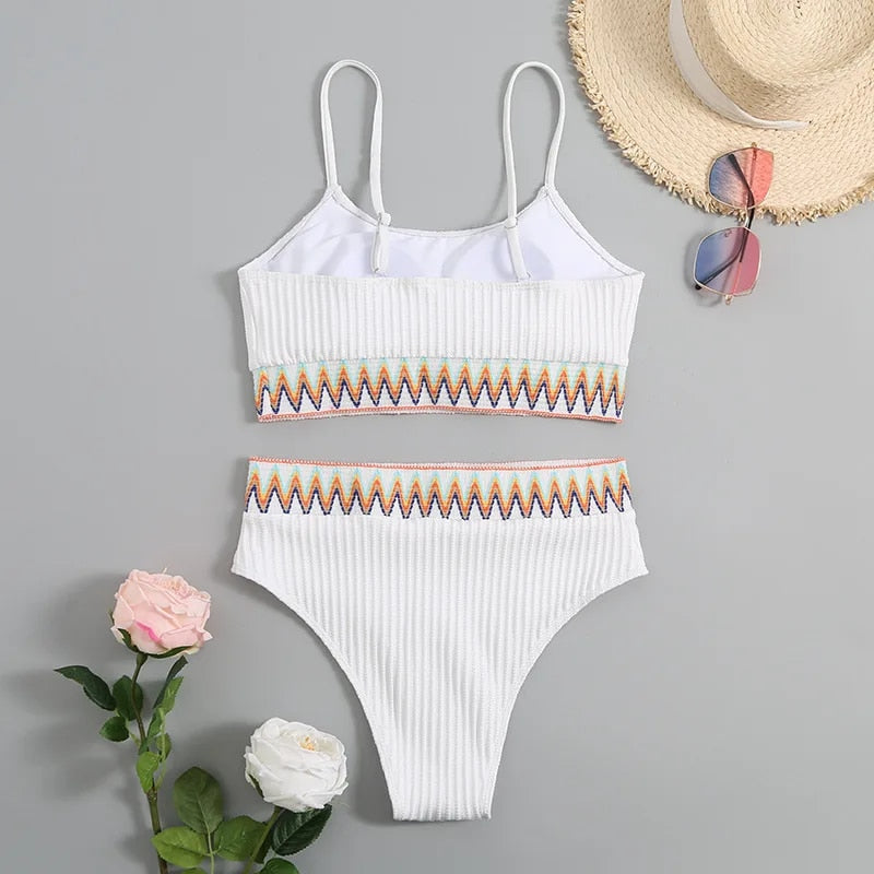 Bikini mit verstellbaren Trägern und hohem Bund – Malia