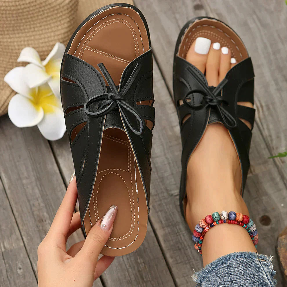 Orthopädische Wedgesandalen mit gewölbtem Knopf – Mirella
