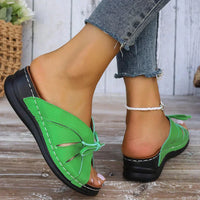 Orthopädische Wedgesandalen mit gewölbtem Knopf – Mirella