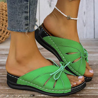 Orthopädische Wedgesandalen mit gewölbtem Knopf – Mirella