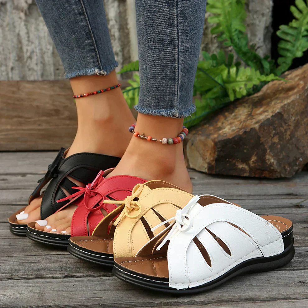 Orthopädische Wedgesandalen mit gewölbtem Knopf – Mirella