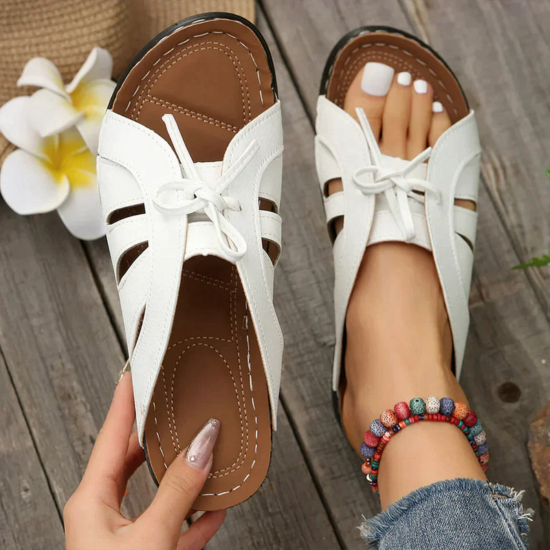 Orthopädische Wedgesandalen mit gewölbtem Knopf – Mirella