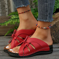 Orthopädische Wedgesandalen mit gewölbtem Knopf – Mirella