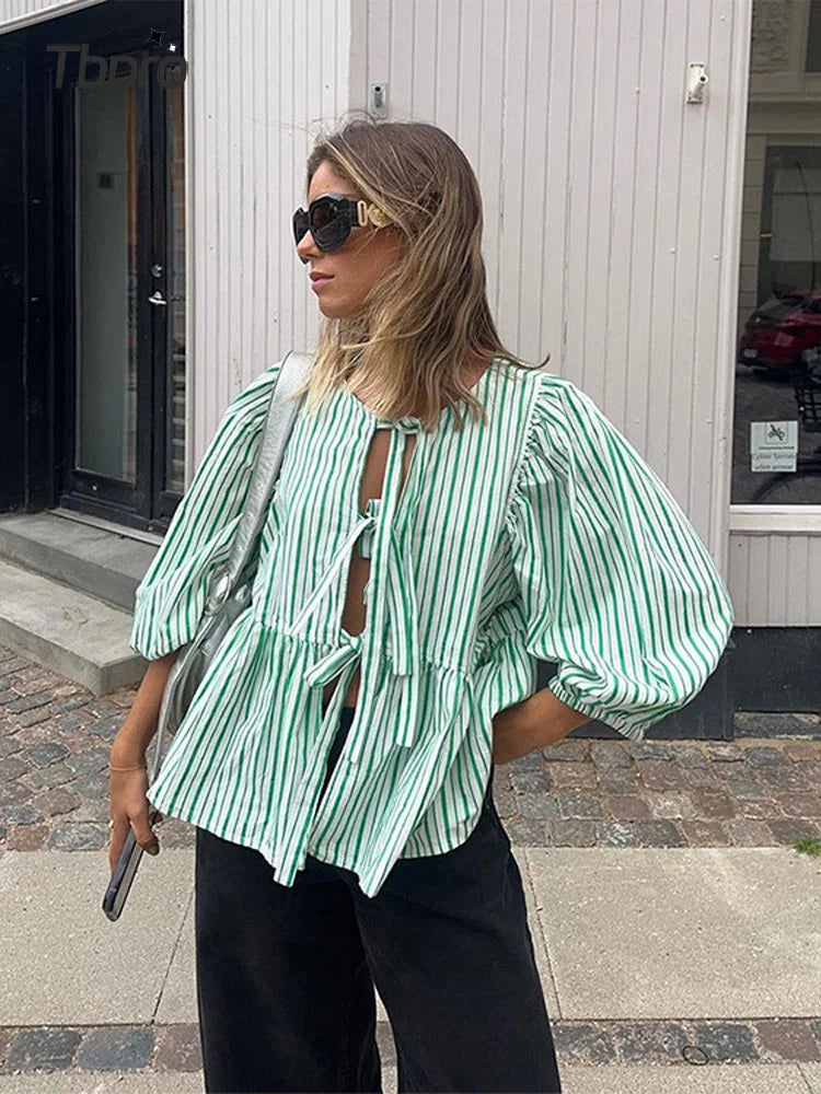 Karierte Damenbluse mit Puffärmeln – Maeve