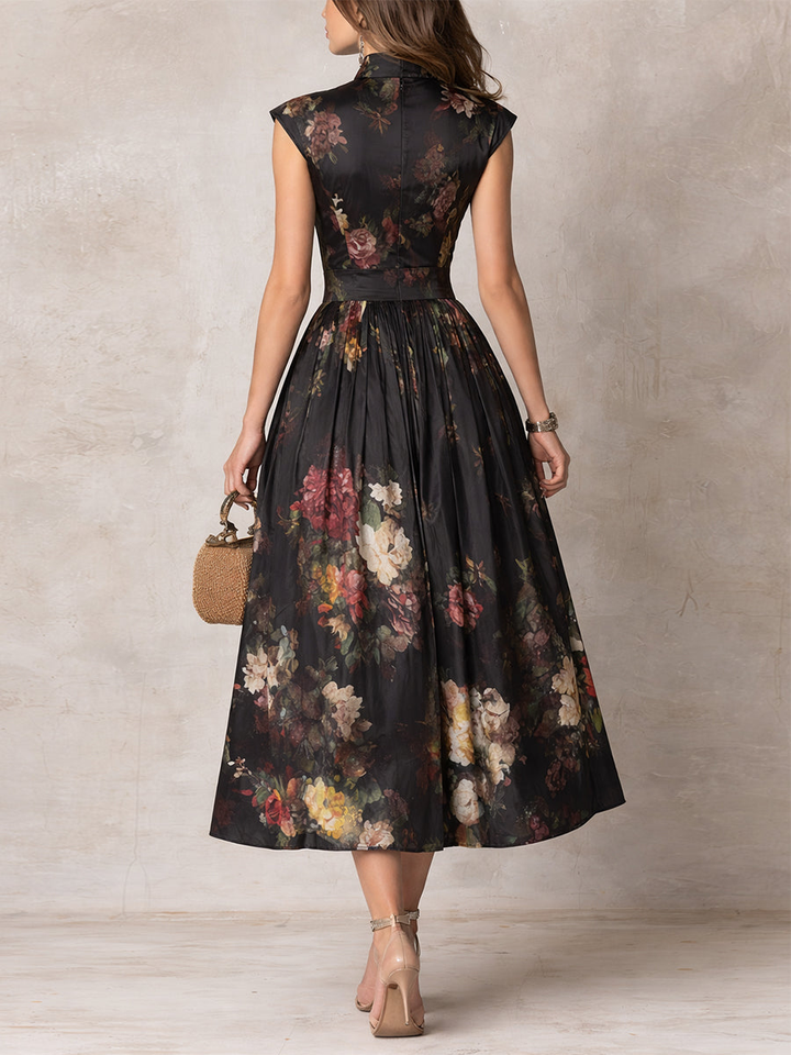 Greta – Midikleid plissiert aus Satin mit Blumenmuster schwarz – Produktansicht 2
