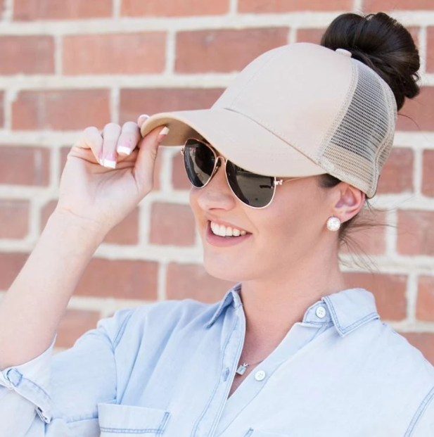 Trendige Damen Baseballcap mit Zopfloch & Klettverschluss – Leona (1+1 GRATIS Aktion)