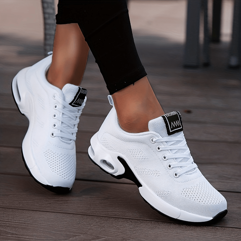 Ottilie – Gedämpfte, atmungsaktive und rutschfeste Sneaker – Produktansicht 1