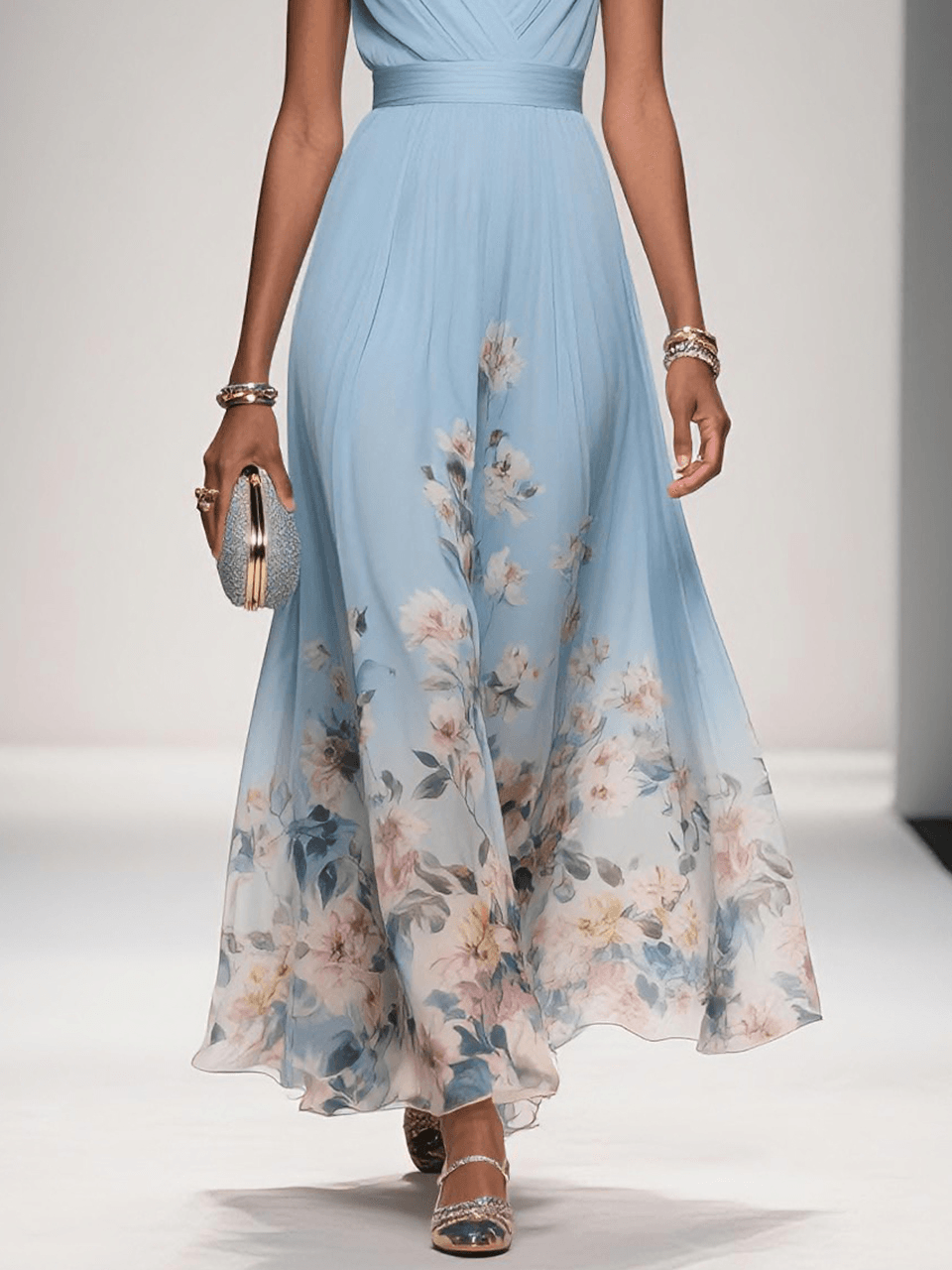 Paula – Maxikleid aus Chiffon mit Blumen hellblau und V-Ausschnitt – Produktansicht 4