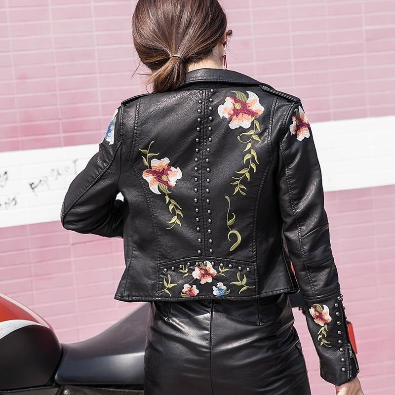 Bestickte Damen Kunstlederjacke im Bikerstil – Eleonora