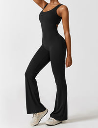 Rückenfreier Jumpsuit mit Schlaghose – Liv